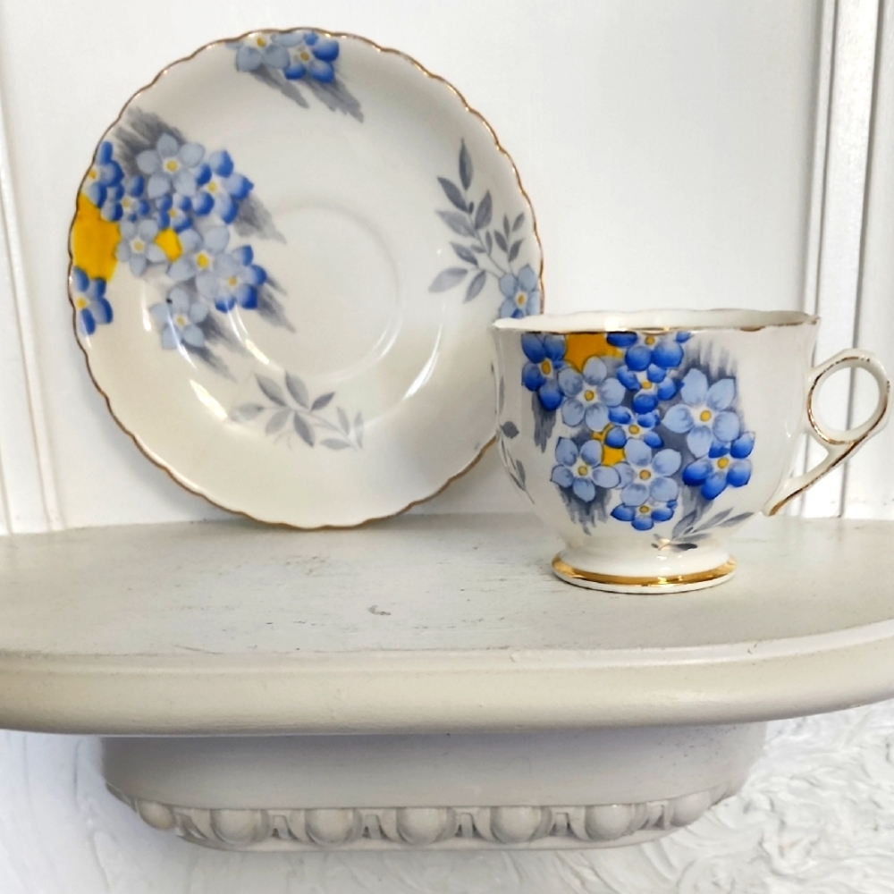 Beautiful Phoenix bone china blue flowers Collectible